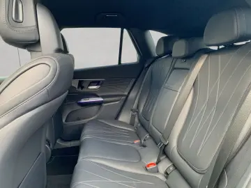 MERCEDES-BENZ GLC 300 e 4M AMG