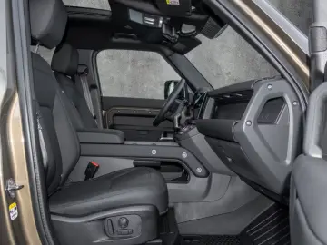 Land Rover Defender 110 D250 X-Dynamic