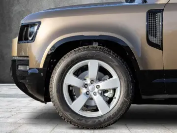 Land Rover Defender 110 D250 X-Dynamic