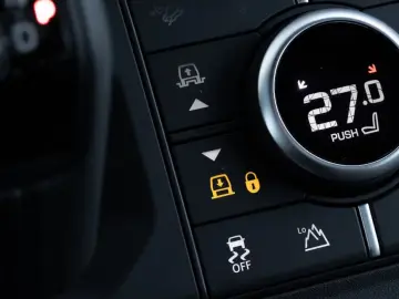 Land Rover Defender 110 D250 X-Dynamic