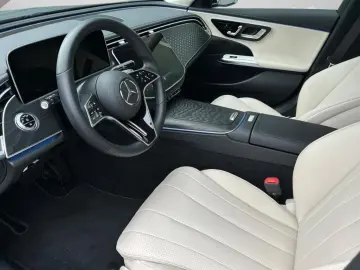 MERCEDES-BENZ E 300 e AVANTGARDE MEMO 360 AHK DISTR KAMERA