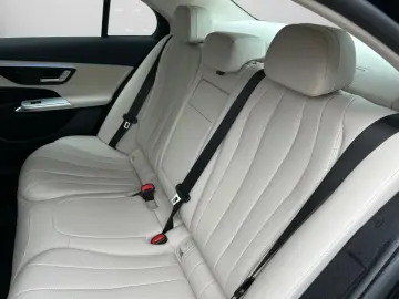 MERCEDES-BENZ E 300 e AVANTGARDE MEMO 360 AHK DISTR KAMERA