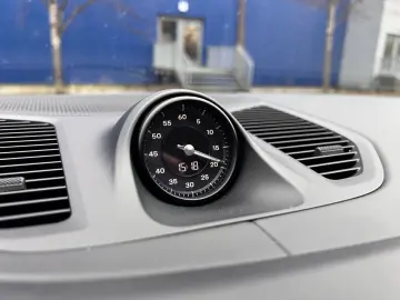 PORSCHE Cayenne E-Hyb Sport Design