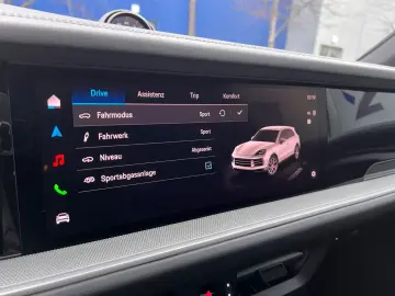 PORSCHE Cayenne E-Hyb Sport Design