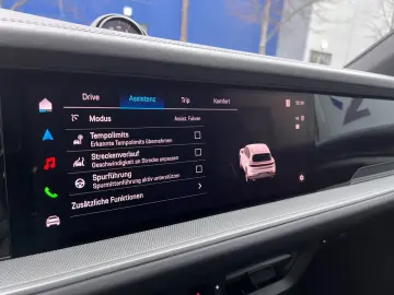 PORSCHE Cayenne E-Hyb Sport Design