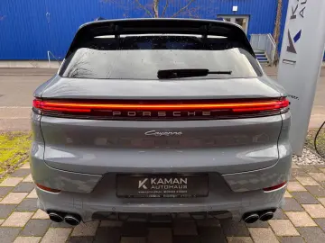 PORSCHE Cayenne E-Hyb Sport Design