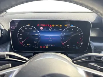 MERCEDES-BENZ GLC 200 4MATIC Coupé ACC AHK LED Navi …