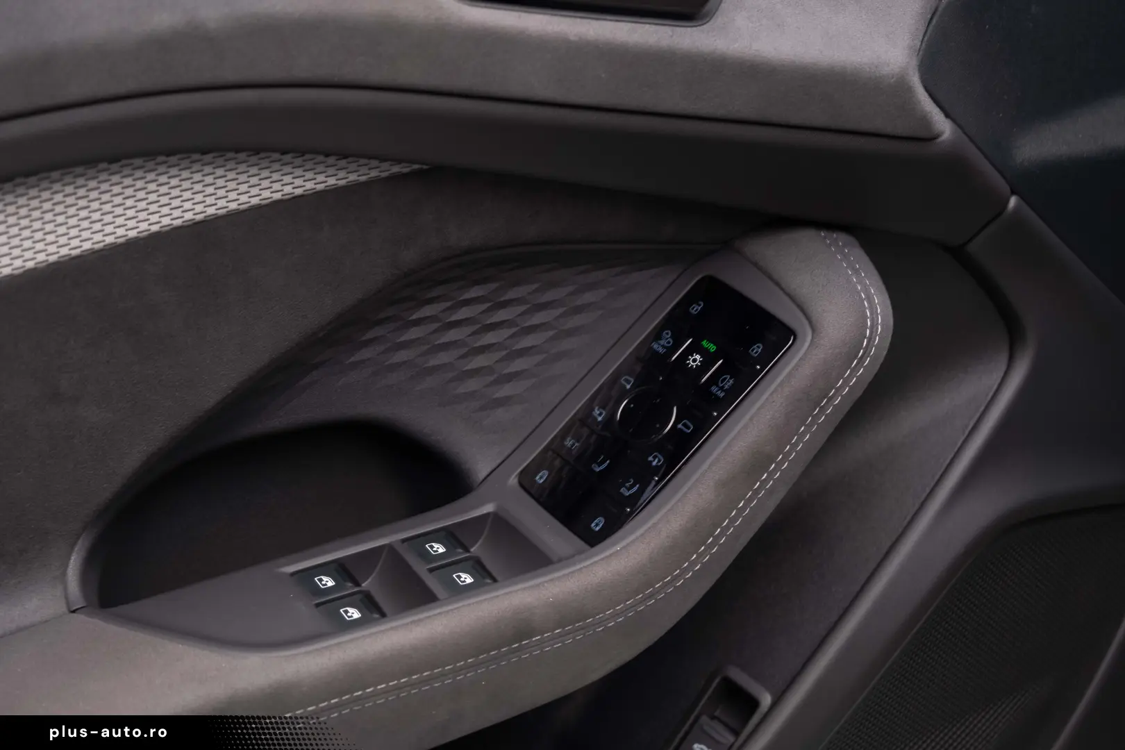 Audi S6 Avant Vossen Pano Cockpit Display Passenger B&O