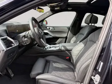 BMW X6 M60i