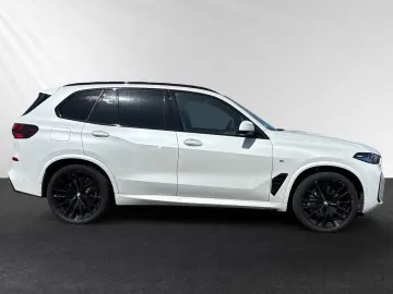 BMW X5 xDrive50e M Sport SkyLounge AHK 22 LMR B&W