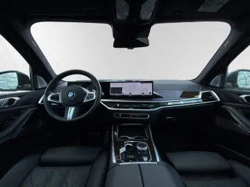 BMW X5 xDrive50e M Sport SkyLounge AHK 22 LMR B&W