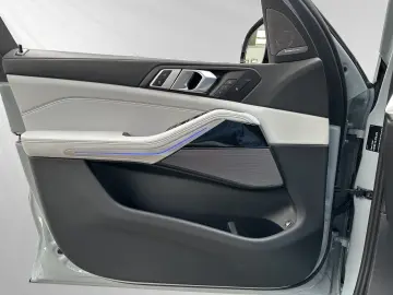 BMW X5 xDrive50e M Sport Pro AHK Pano 22 LMR