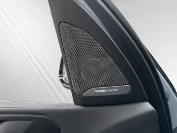 BMW X5 xDrive50e M Sport Pro AHK Pano 22 LMR