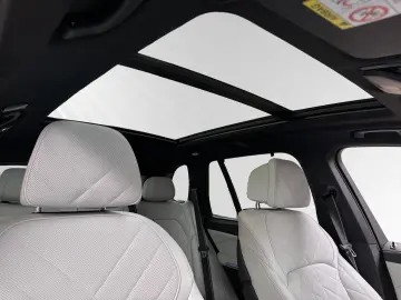BMW X5 xDrive50e M Sport Pro AHK Pano 22 LMR