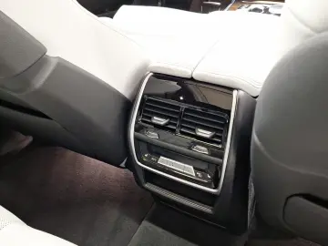 BMW X5 xDrive50e M Sport AHK Harman K Kamera LED