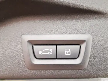 BMW X5 xDrive50e M Sport AHK Harman K Kamera LED