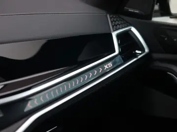 BMW X5 50e xDrive   Pano - AHK - HUD