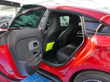 Mercedes-Benz CLA 250   AMG Panorama 360