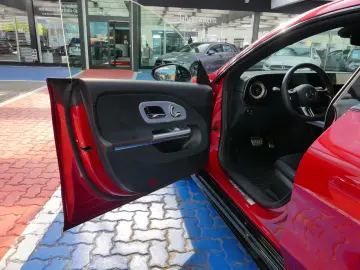 Mercedes-Benz CLA 250   AMG Panorama 360