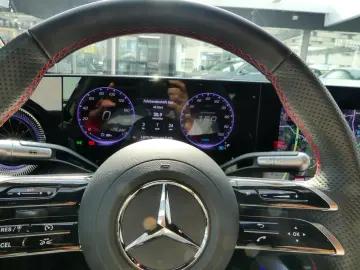 Mercedes-Benz CLA 250   AMG Panorama 360