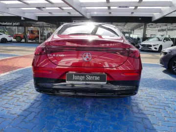 Mercedes-Benz CLA 250   AMG Panorama 360