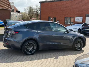 TESLA Model Y RWD aus 1.Hand AHK AMD Ryzen Panorama