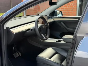TESLA Model Y RWD aus 1.Hand AHK AMD Ryzen Panorama