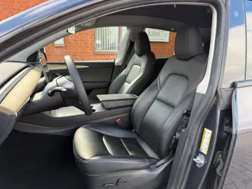 TESLA Model Y RWD aus 1.Hand AHK AMD Ryzen Panorama