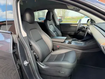 TESLA Model Y RWD aus 1.Hand AHK AMD Ryzen Panorama