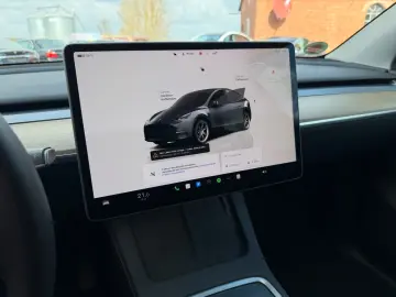 TESLA Model Y RWD aus 1.Hand AHK AMD Ryzen Panorama