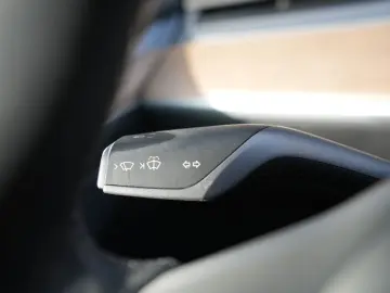 TESLA Model Y Long Range Dual Motor AWD ACC GARANTIE