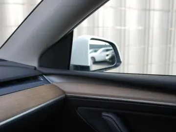 TESLA Model Y Long Range Dual Motor AWD ACC GARANTIE