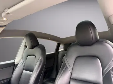 TESLA Model Y RWD AMD Ryzen Kamera Standheizung