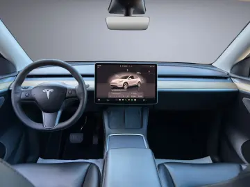TESLA Model Y RWD AMD Ryzen Kamera Standheizung