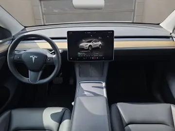 TESLA Model Y LED  Navi  Rückfahrkamera  Leder