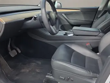 TESLA Model Y LED  Navi  Rückfahrkamera  Leder