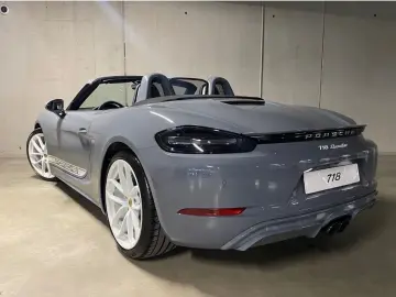 PORSCHE Boxster 718 Style Edition