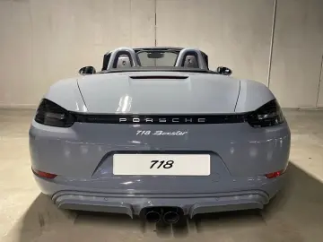 PORSCHE Boxster 718 Style Edition
