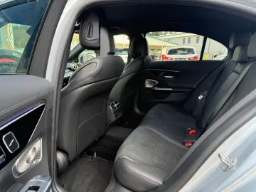 MERCEDES-BENZ C 200 AMG   Night   Burmester   Distro…