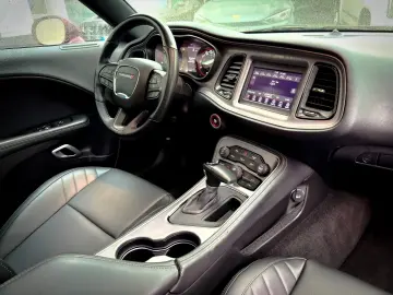 Dodge Challenger 5.7 R T