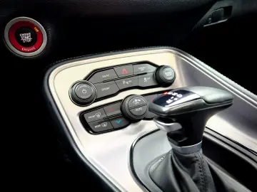 Dodge Challenger 5.7 R T