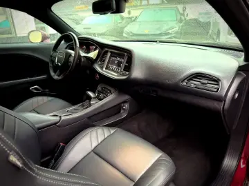 Dodge Challenger 5.7 R T