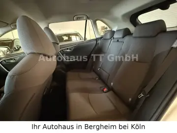 TOYOTA RAV 4 2.5 Hybrid Team Auto AWD Kamera 1.Hand TOP