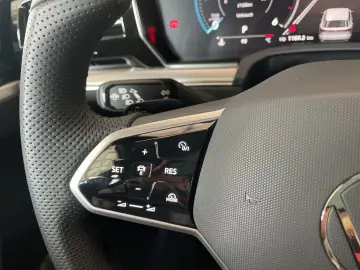 VW Touareg 3 0 V6 TDI R-Line 4M Matrix AHK Memory L