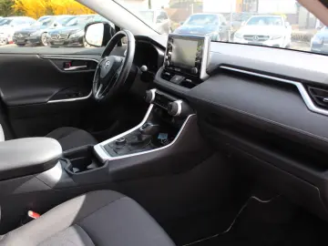 TOYOTA RAV4 Hybrid 4x4 Team Deutschland NAVI RelaxGara