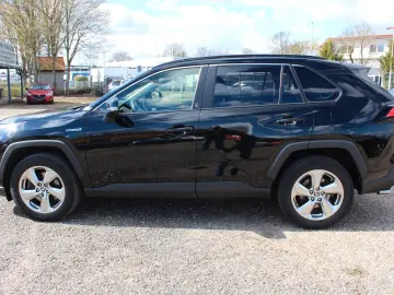 TOYOTA RAV4 Hybrid 4x4 Team Deutschland NAVI RelaxGara