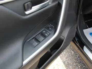 TOYOTA RAV4 Hybrid 4x4 Team Deutschland NAVI RelaxGara