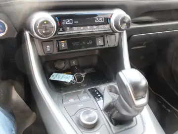 TOYOTA RAV4 Hybrid 4x4 Team Deutschland NAVI RelaxGara