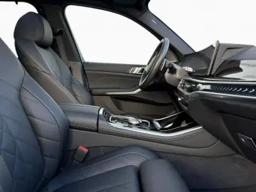 BMW X5 xDrive50e M SPORT 2Achs SoftCl AHK Pano DAPro