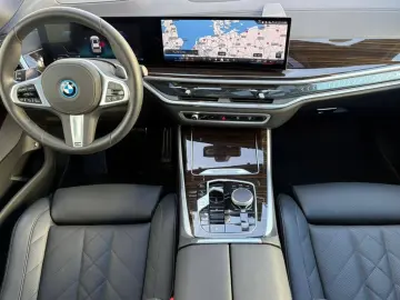 BMW X5 xDrive50e M SPORT 2Achs SoftCl AHK Pano DAPro